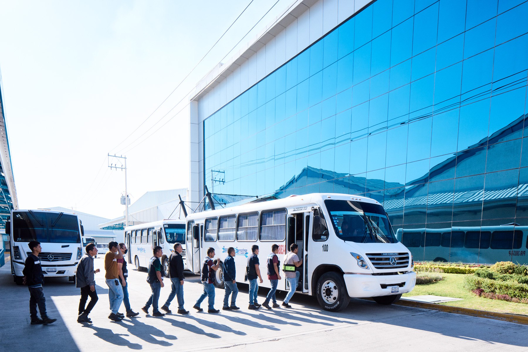 Servicio de transporte para empleados de Grupo Martex